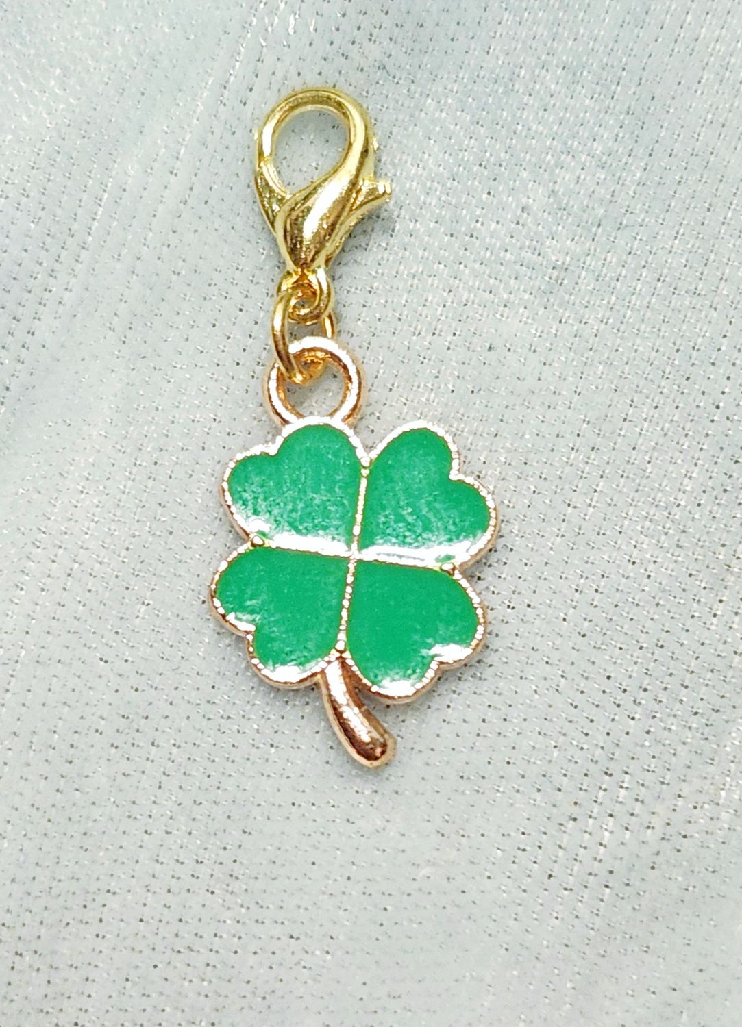 Green Shamrock (Golden)