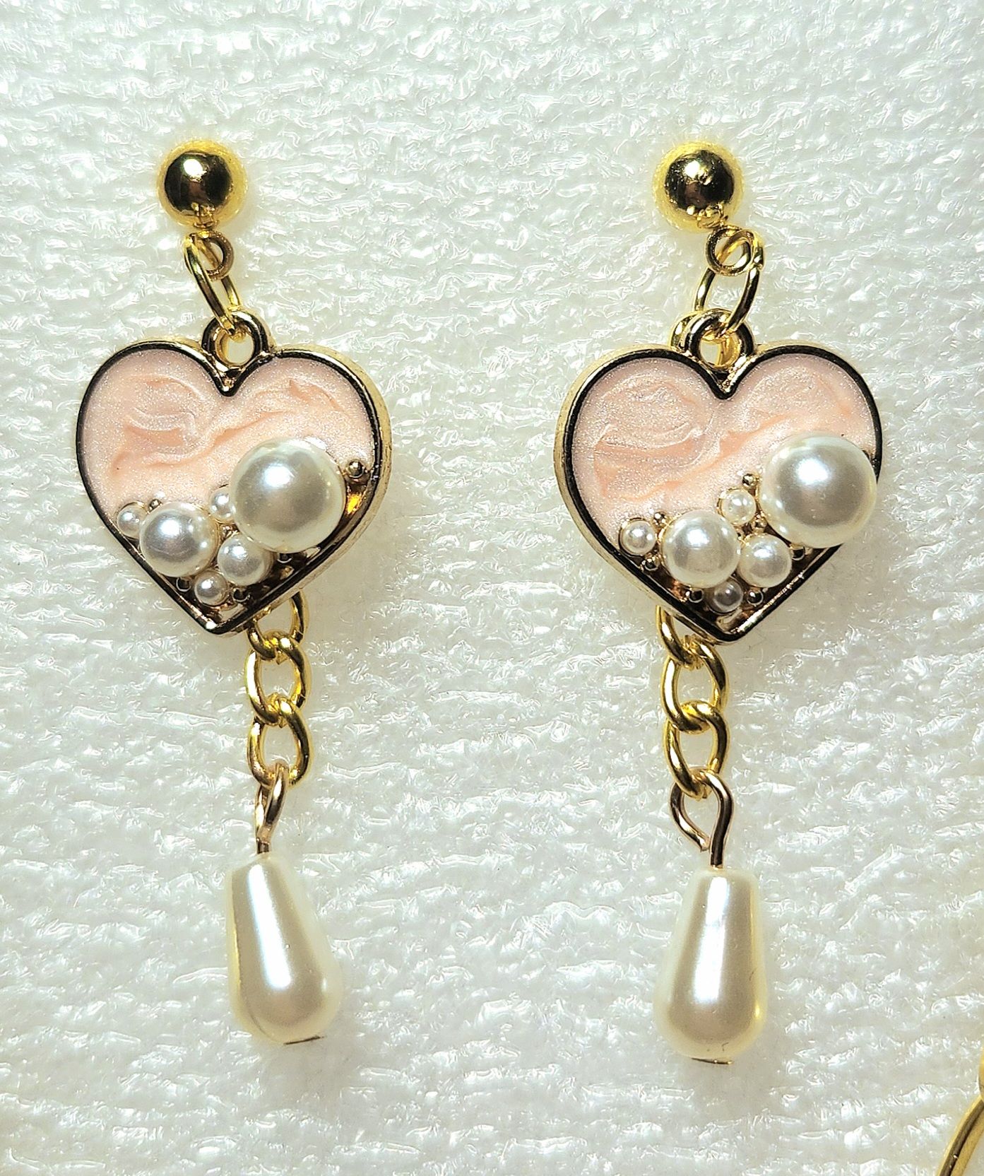 Heart Pearl Enamel Earrings and Necklace (Golden)