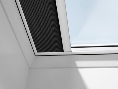 FMK 090120 1047SWLTenda oscurante plissettata interna INTEGRA elettrica white line per finestre per tetti piani - nera90x120
