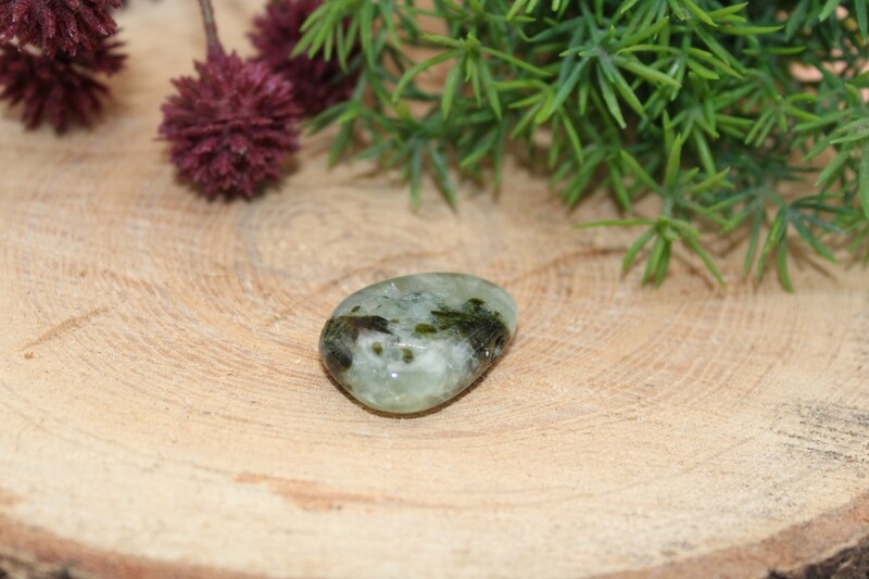 Prehnit grün (Aktinolith)