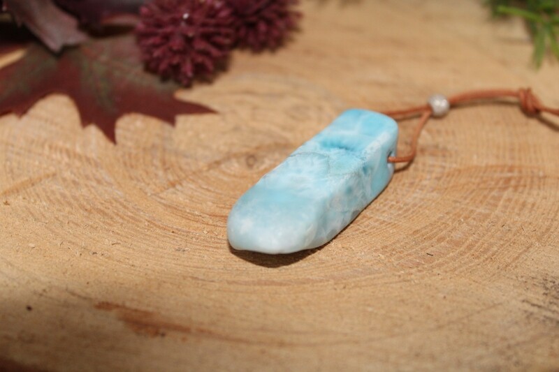Larimar (Pektolith blau)