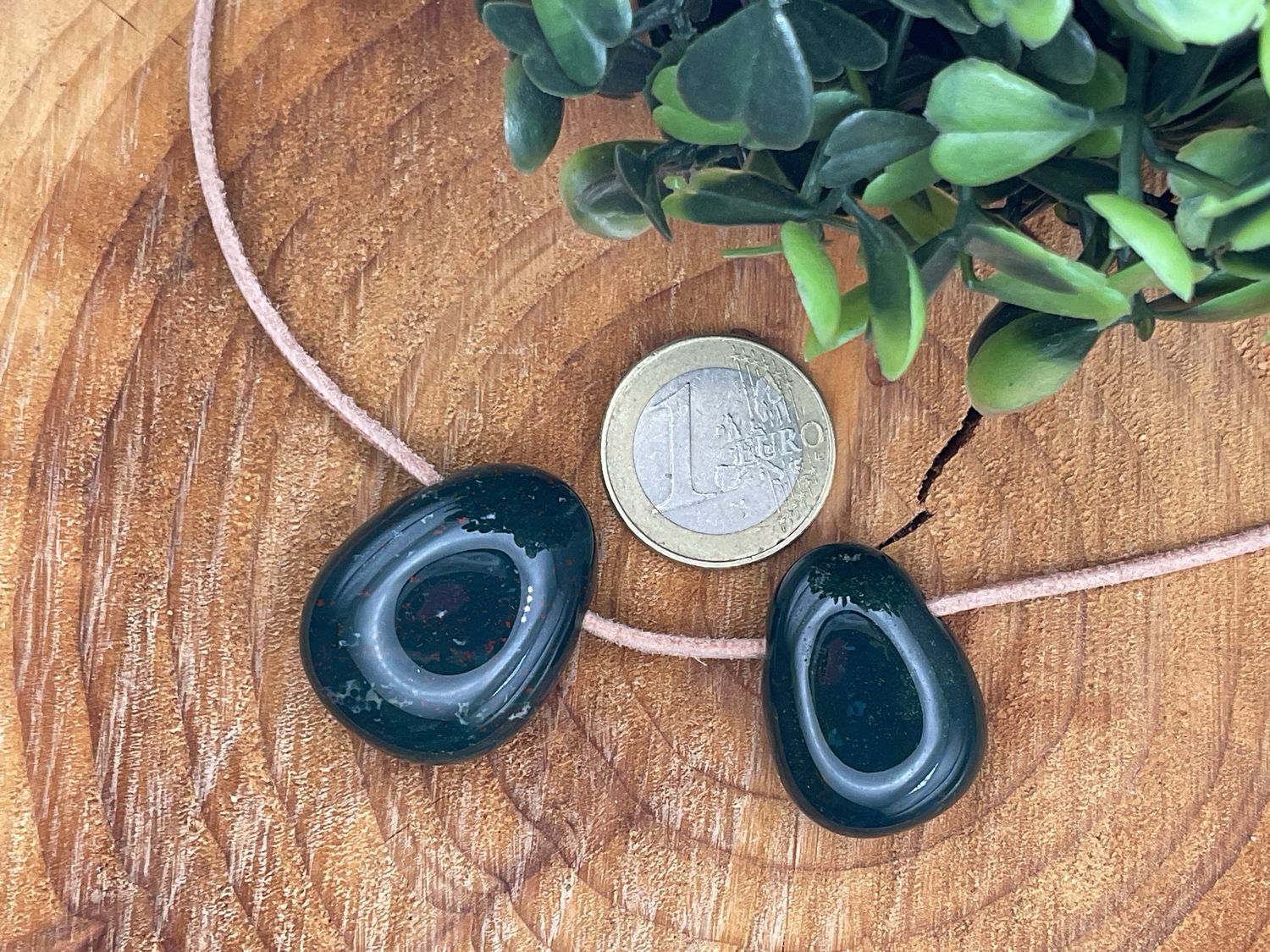 Heliotrop ( Chalcedon )