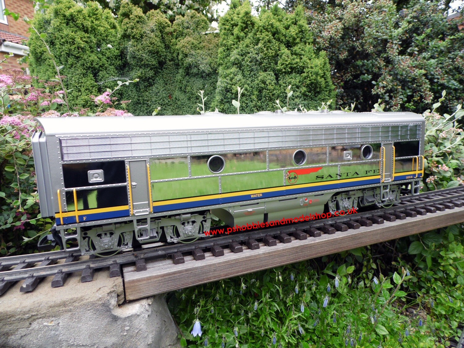 LGB 20587 Santa fe Chrome B Unit