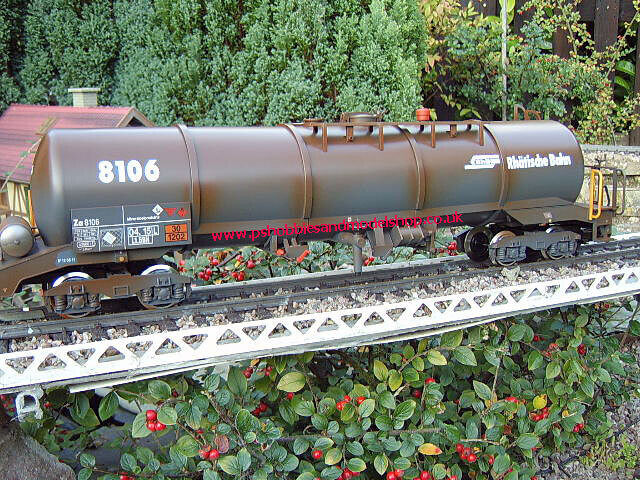 LGB 49700 Rhb ZA 3 Tank car set ( New Tooling)