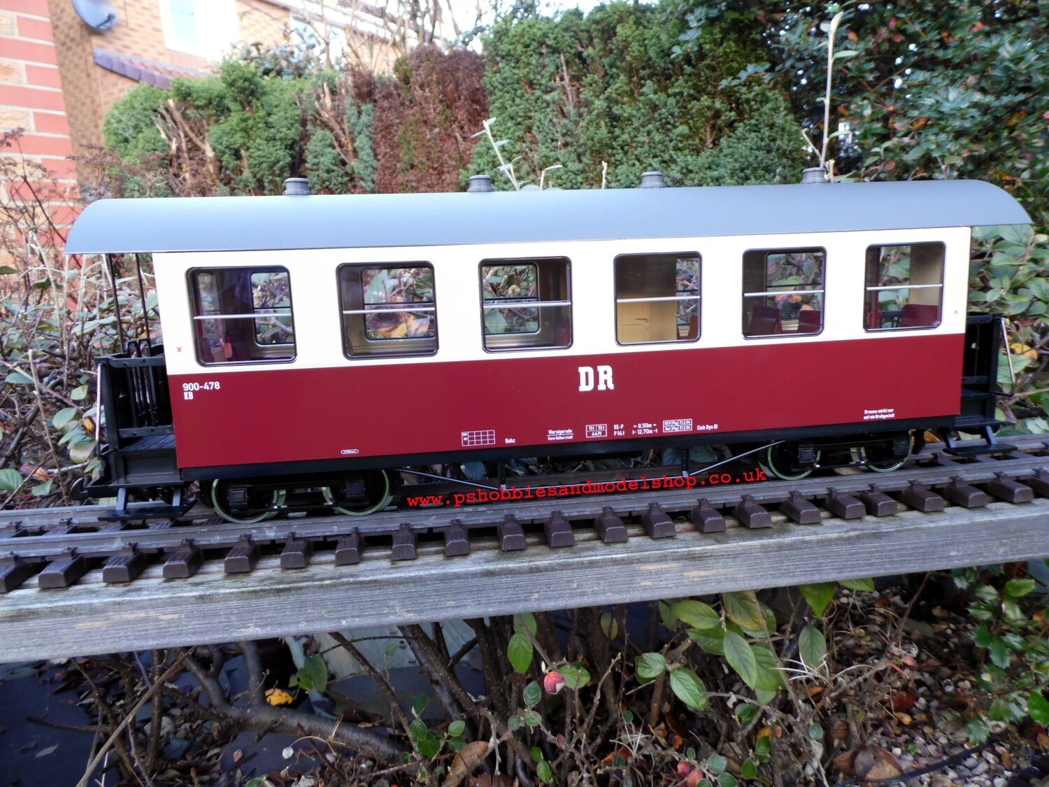 LGB 37737 DR Passenger Coach
