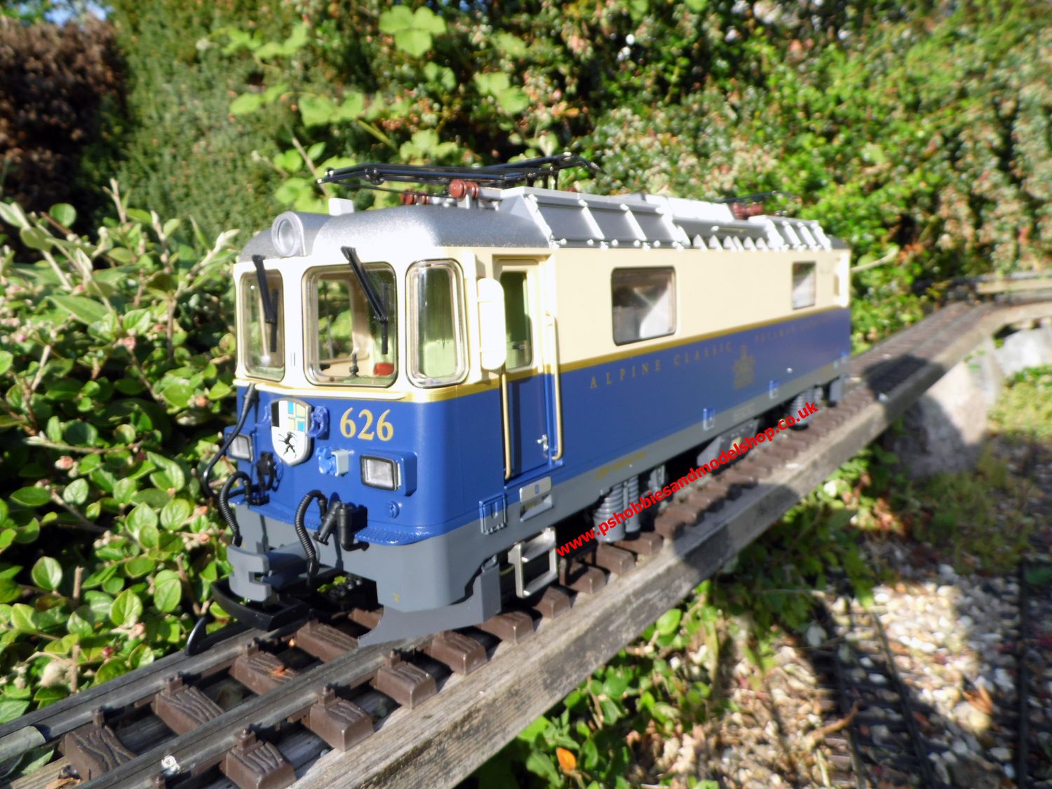LGB 28448 GE4/4111 Pullman Locomotive