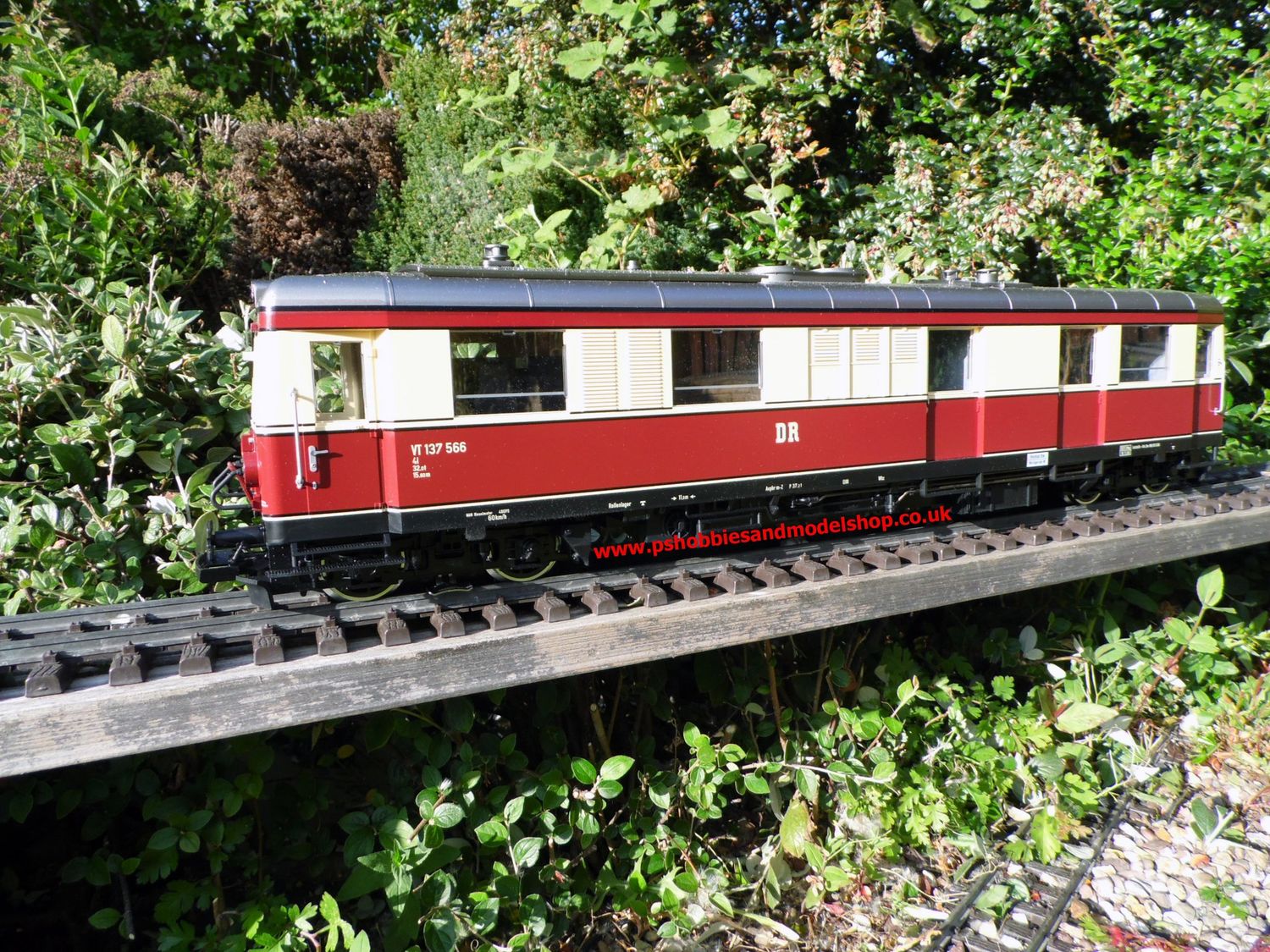 LGB 26391 DR VT137 Powered Railcar