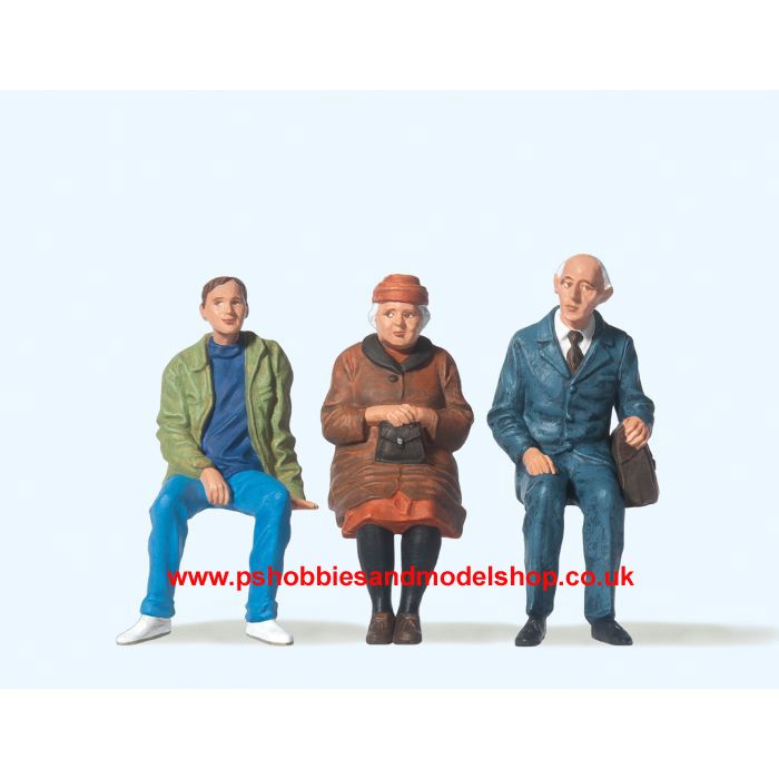 PR-45081 Seated figures