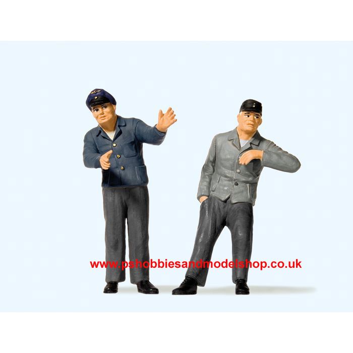 PR-44917 G Scale engine driver and fireman