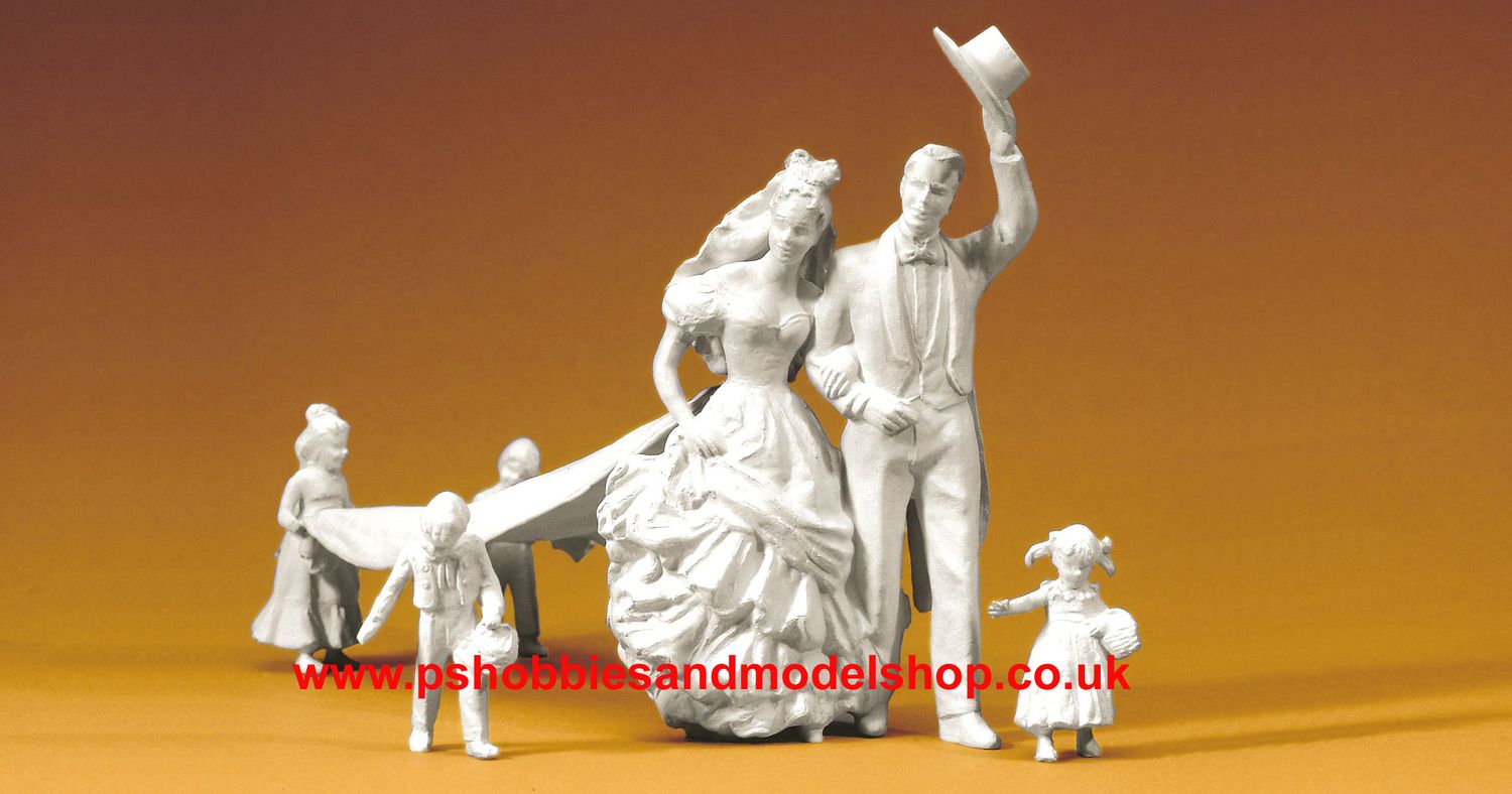 PR-45180 Wedding Scene G Scale figures