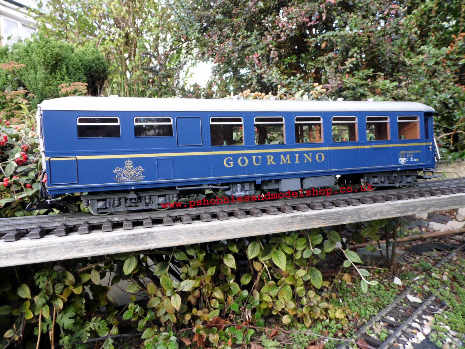 LGB 30552 Gourmino Restaurant Car LGB 30552 Gourmino Restaurant Car