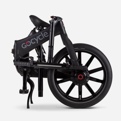 Gocycle G4i offre une esthétique unique avec des pneus de performance en silice inspirés des Moto GP et des roues en magnésium de 20 pouces pour une meilleure adhérence et légèreté.
