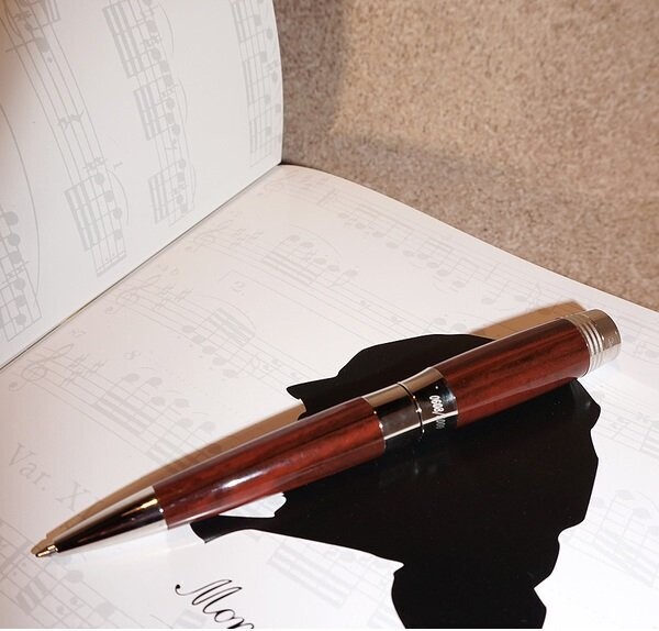 Penna Edizione Numerata ANTONIO STRADIVARI - MONTEGRAPPA Penna Edizione Numerata ANTONIO STRADIVARI - MONTEGRAPPA