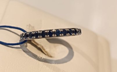 Anello fedina eternity in oro bianco 18 kt e zaffiri - CHIMENTO