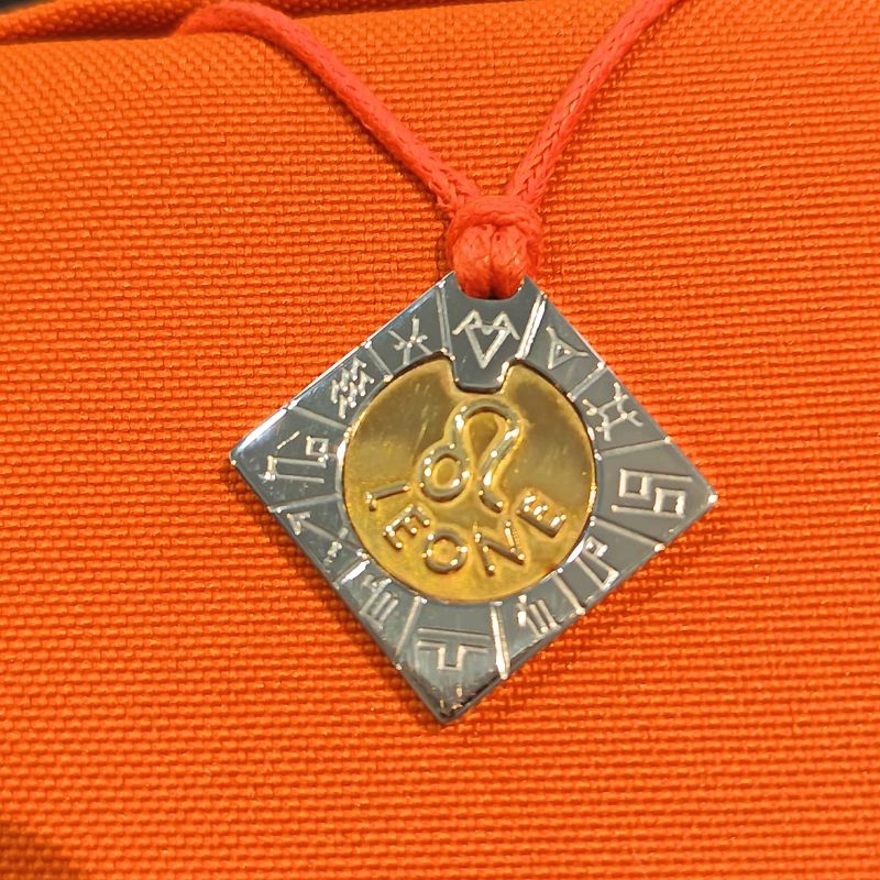 Collana in acciaio e oro 18 kt leone - COMETE