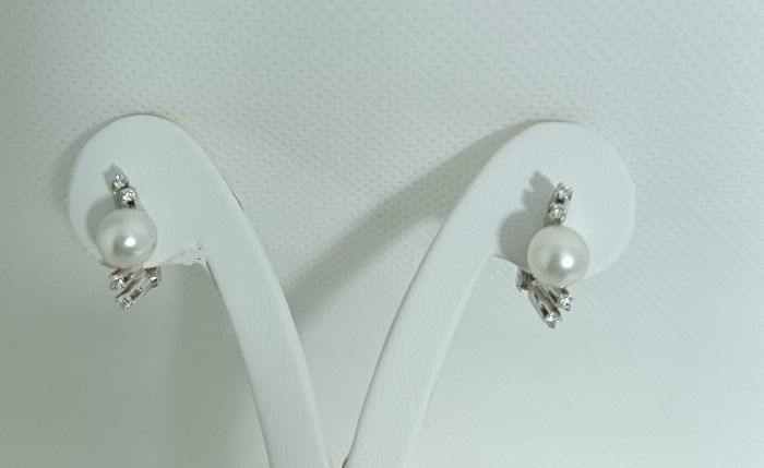 Orecchini in oro bianco 18 kt , diamanti e perle - NIMEI