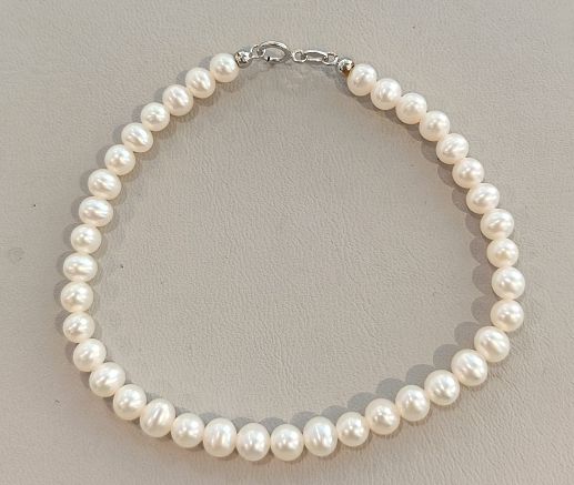Bracciale di perle 5/5,5, acqua salata chiusura oro bianco 18 kt - CARAVECCHIA