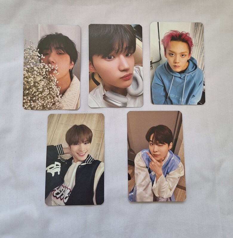 One Pact Photocard set!