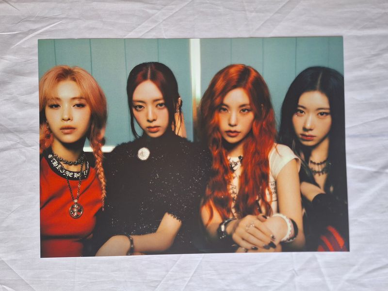 Itzy ‘Mr Vampire’ Group A3 Poster!