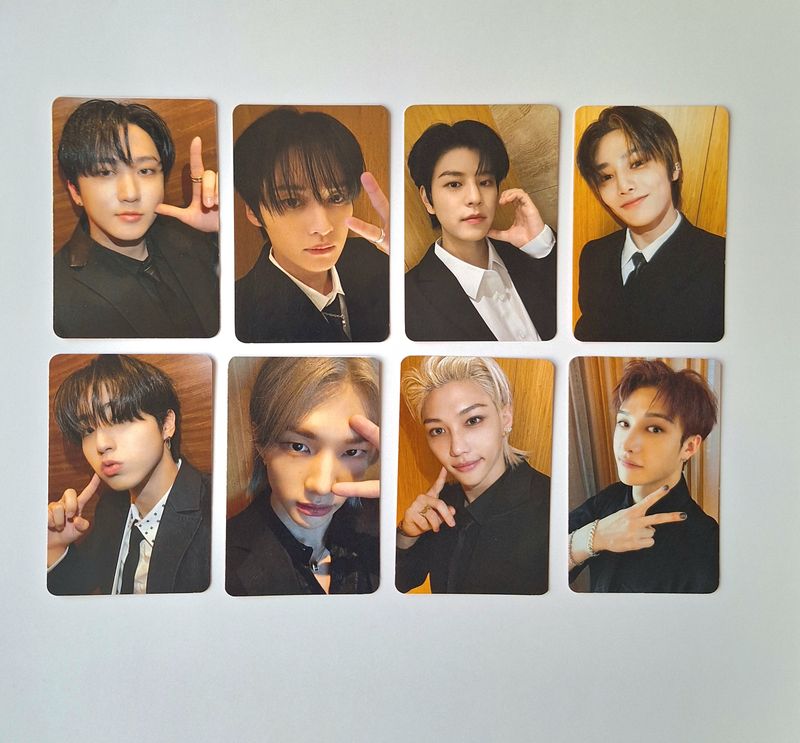 Stray Kids ‘Valentine’s Day Selca’ Photocard set!