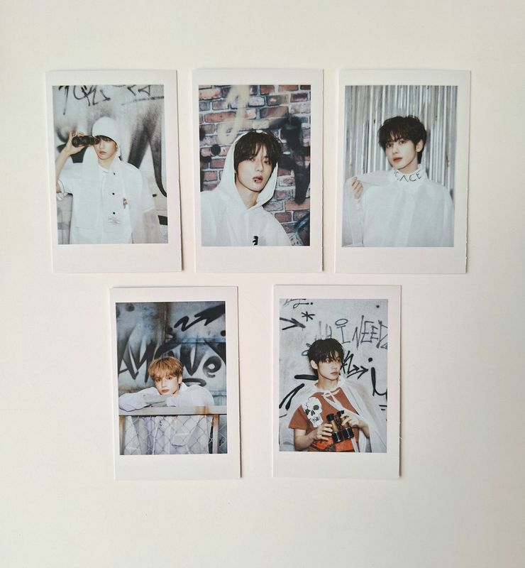 TXT ‘Chikai’ Polaroid Photocard set!