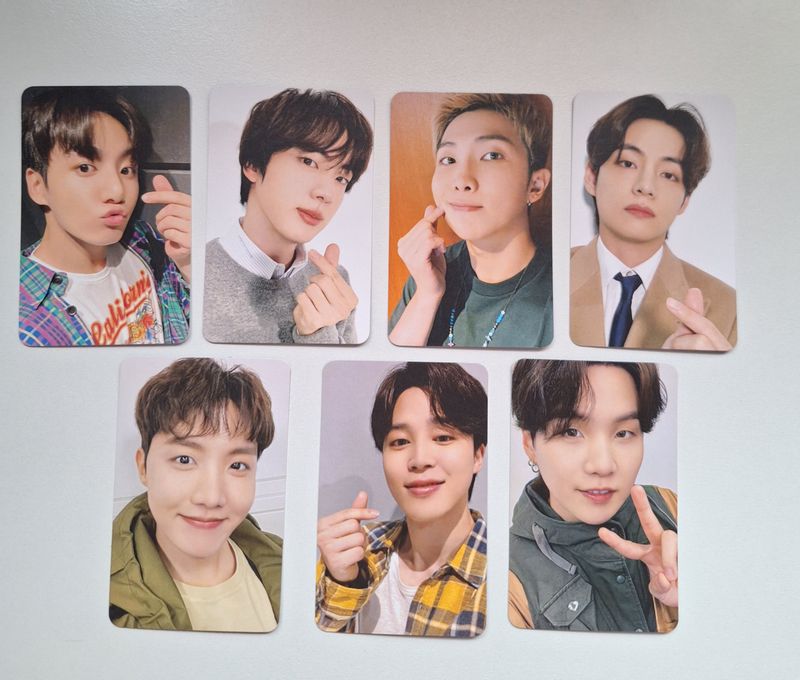 BTS &#39;My Universe Era&#39; Photocard Set!