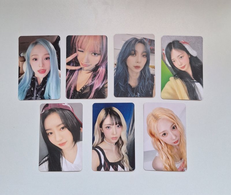 Dreamcatcher Random Selca Photocard Set!