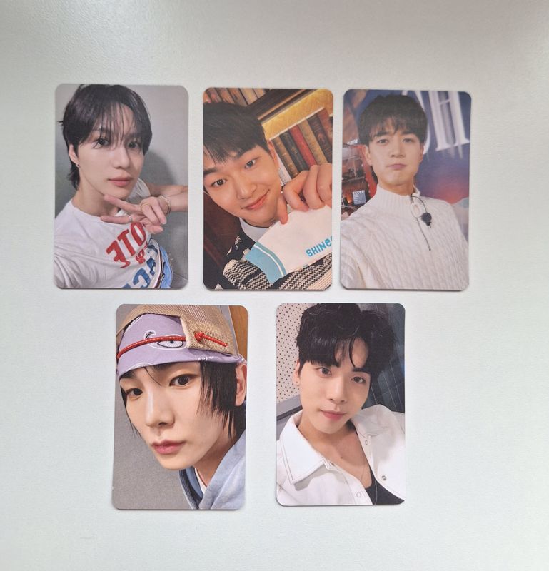 Shinee Random Selca Photocard Set!