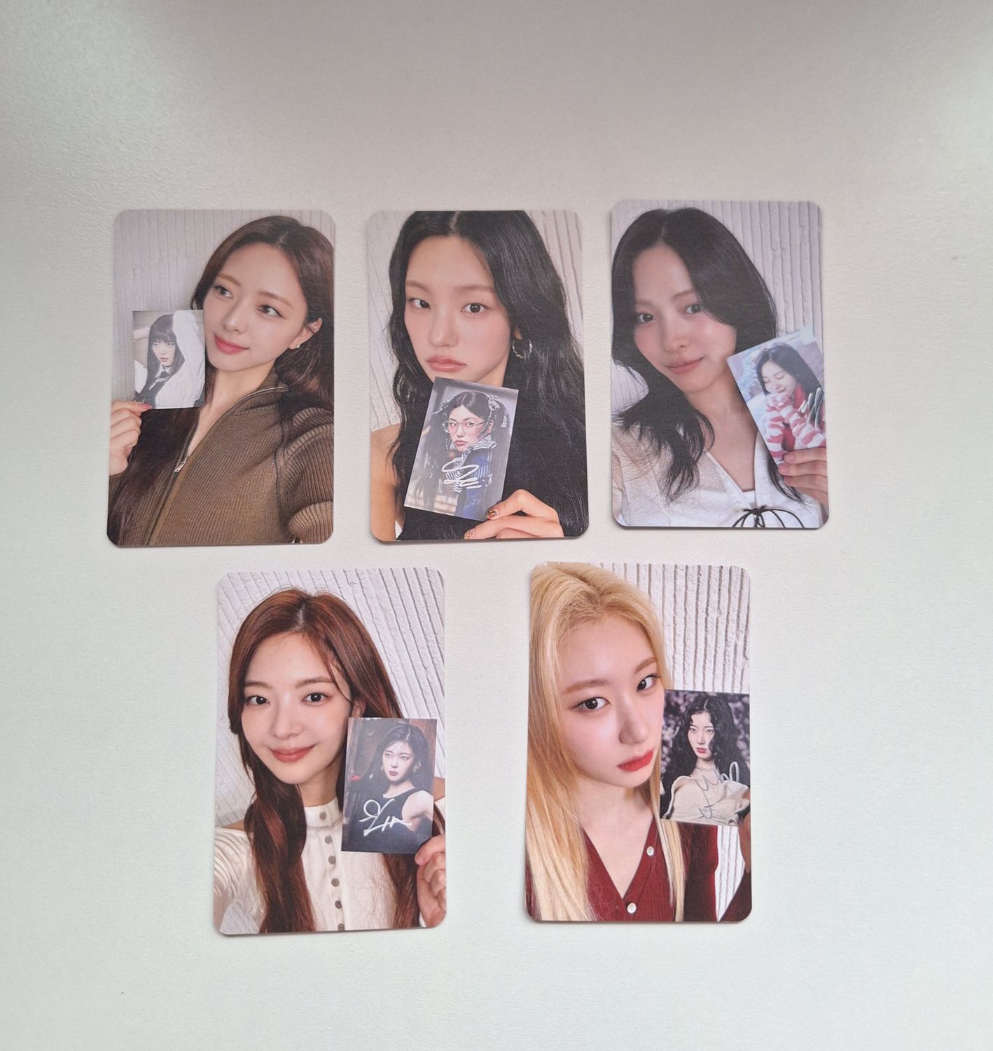 Itzy &#39;Gold&#39; Photocard Set!