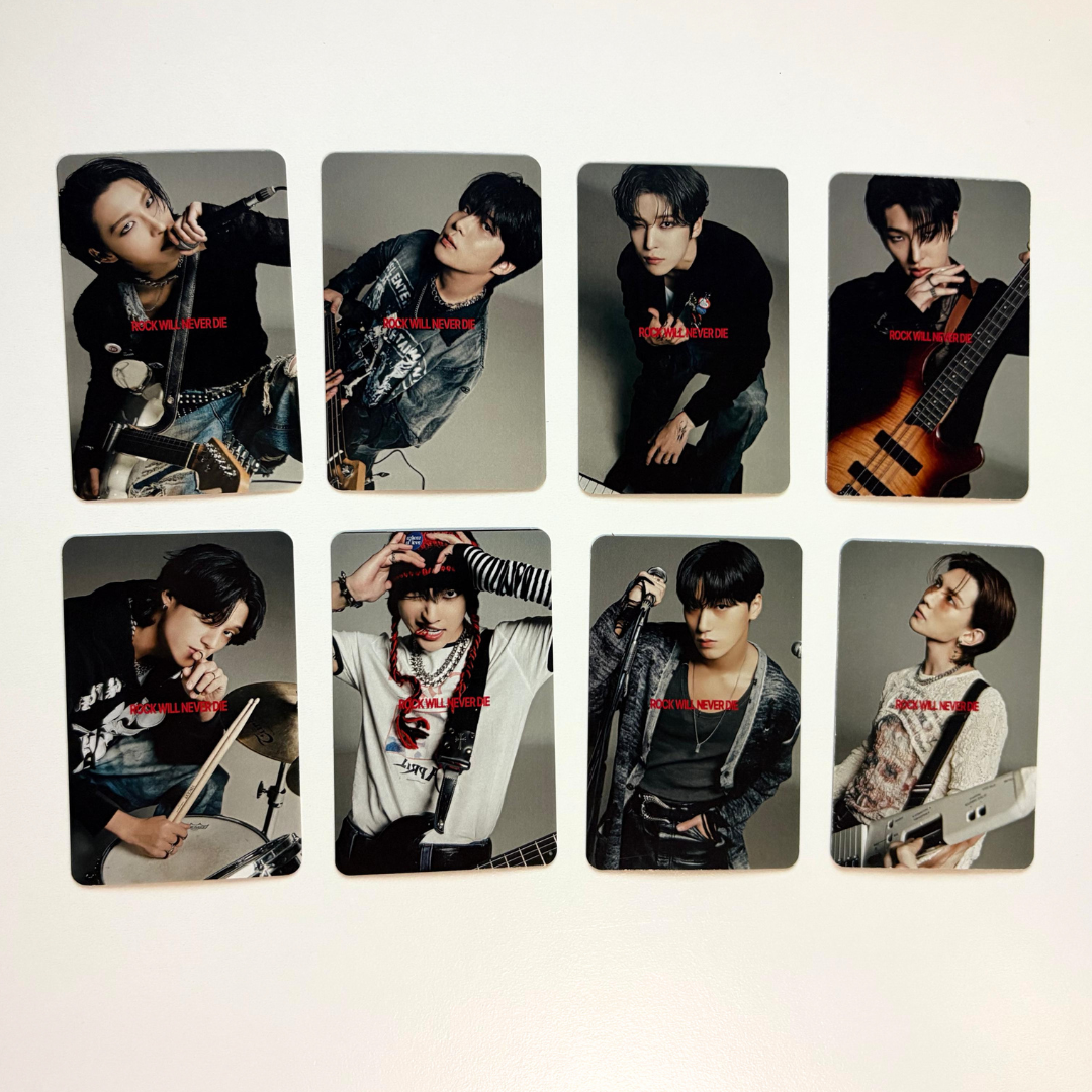 Ateez &#39;2025 Season&#39;s Greeting&#39; Photocard Set!