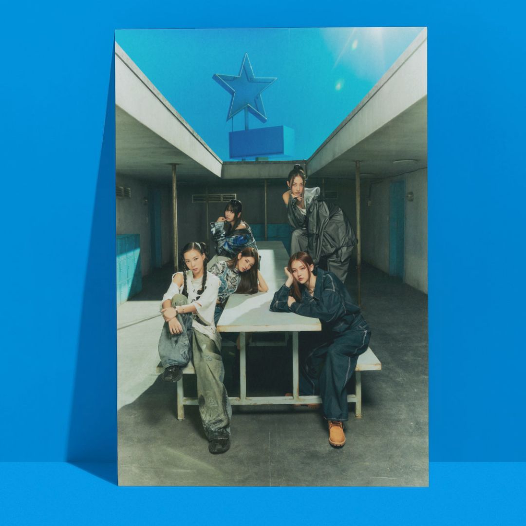 MEOVV - &#39;MEOW&#39; Concept Photo A3 Poster!