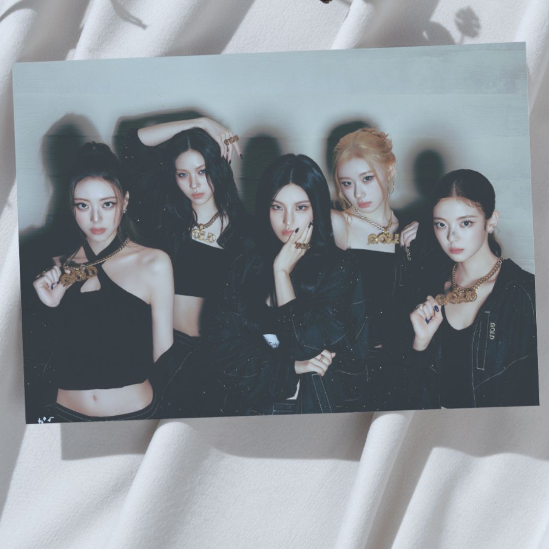ITZY &#39;Gold Ver.2&#39; A3 Poster!