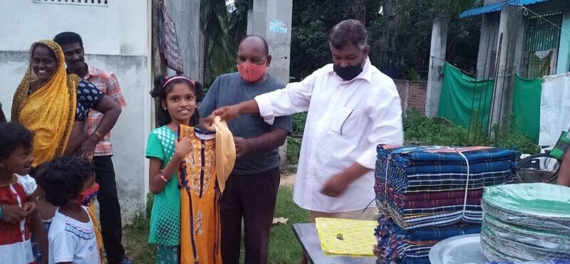 Sponsoring nieuwe kleding voor kind (India)