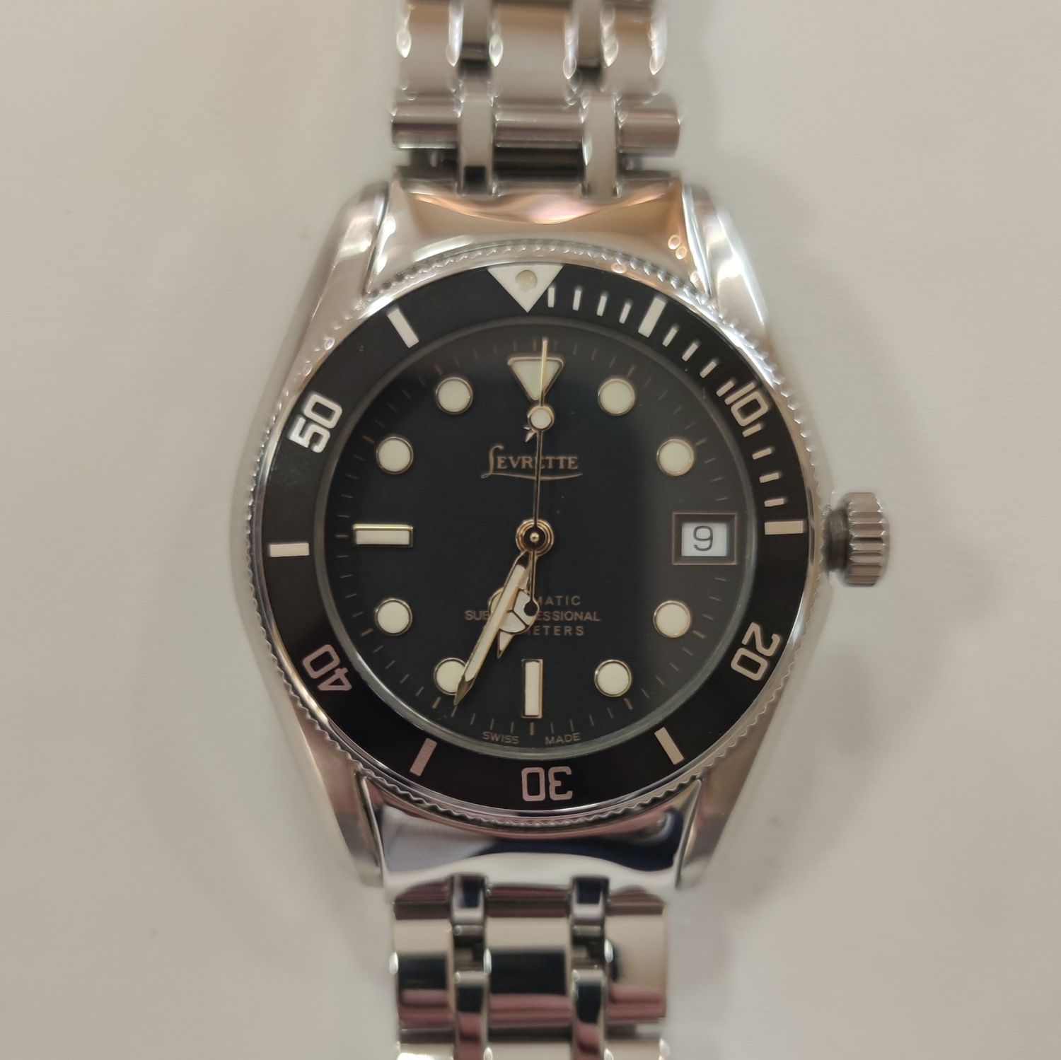 LEVRETTE 1832 LEVMASTER SUB-PROFESSIONAL 200 METERS 37MM ACCIAIO QUADRANTE NERO E ORO CON BRACCIALE AUTOMATIC 7003.20KK60B20