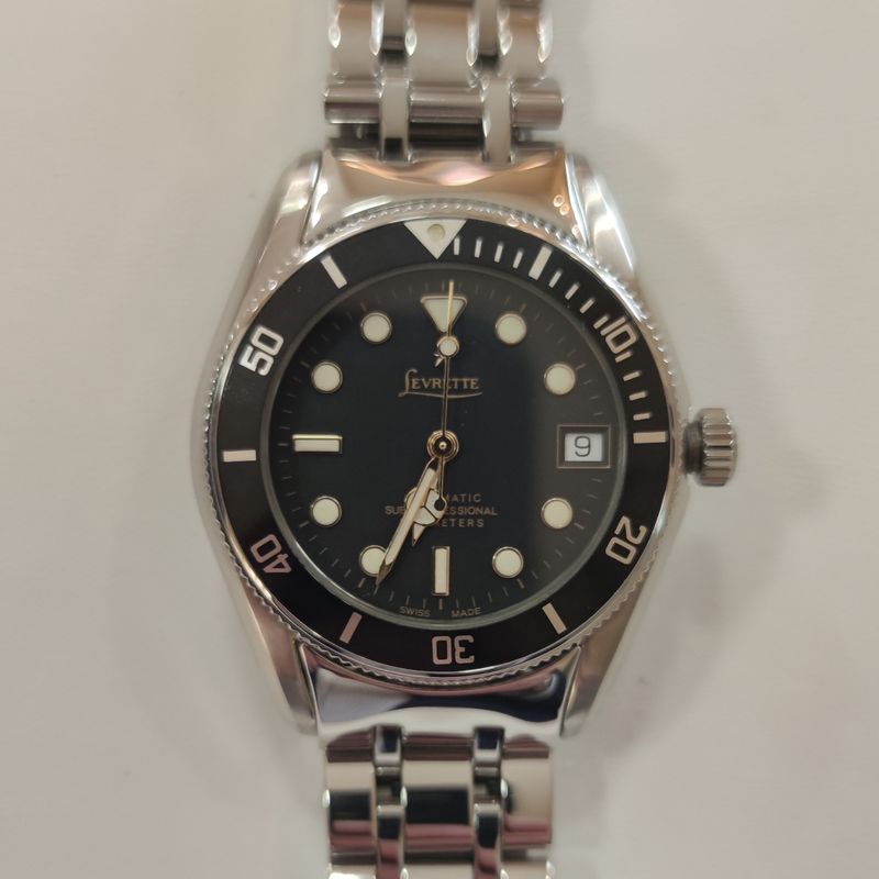 LEVRETTE 1832 LEVMASTER SUB-PROFESSIONAL 200 METERS 37MM ACCIAIO QUADRANTE NERO E ORO CON BRACCIALE AUTOMATIC 7003.20KK60B20