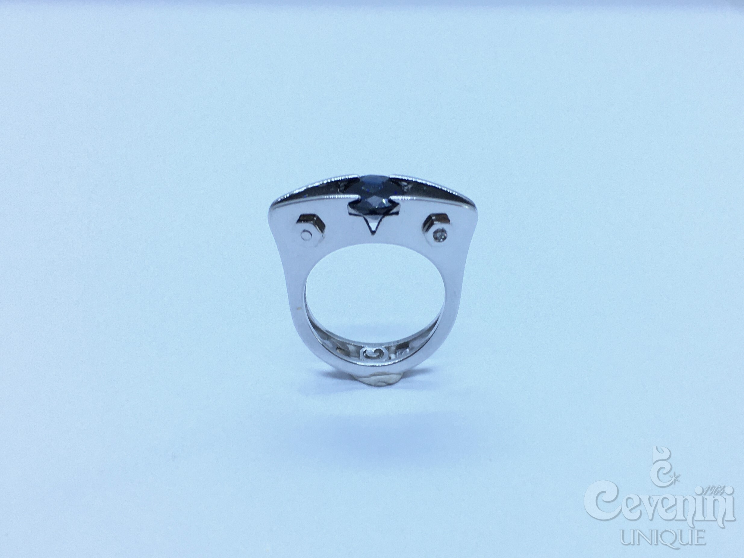 Anello Calla Cevenini Unique Oro Bianco 750‰ Con Zaffiro Blu Naturale E Diamanti Taglio Brillante