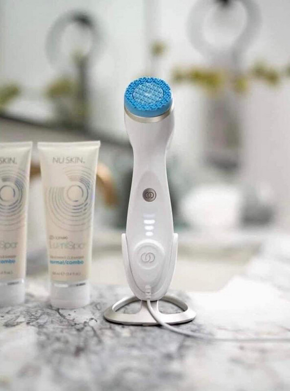 LumiSpa iO Accent Bundle!! Eye Attachment and Ideal eyes eye cream. Choose From Rose Gold Or Blue.