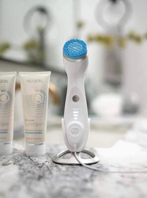 LumiSpa iO Accent Bundle!! Eye Attachment and Ideal eyes eye cream. Choose From Rose Gold Or Blue.