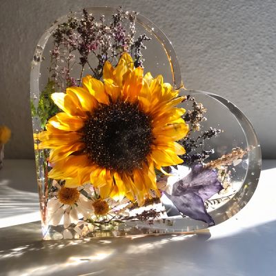 Suzanne Art Creations - Epoxy Lamp hart