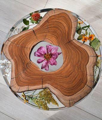 Suzanne Art Creations - WoodBlooms Table