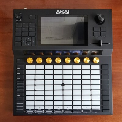 その他 akai Akai Z8 64-Voice 24-Bit/96kHz Rackmount Sampler | zZounds