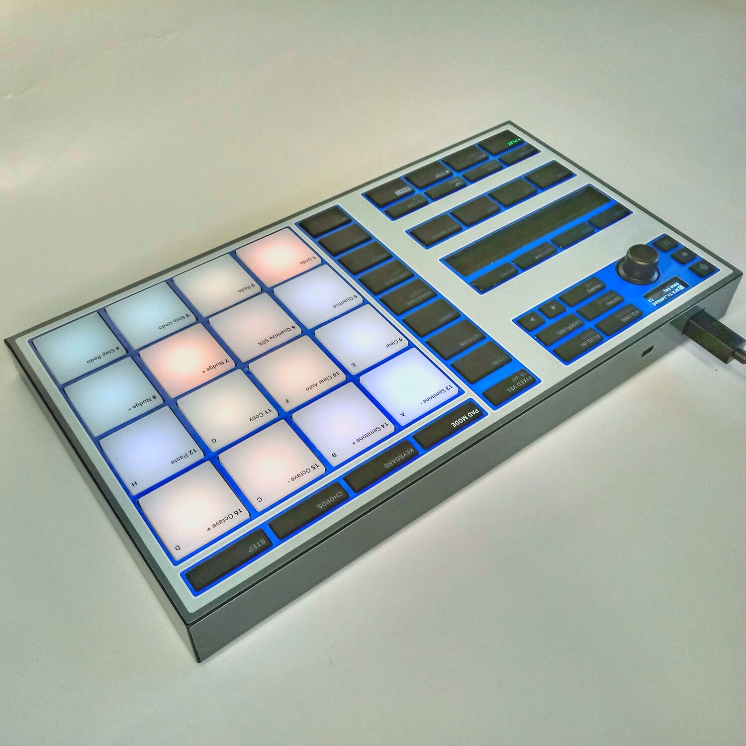 Vinyl skins for NI Maschine MK3 mikro (choose color)