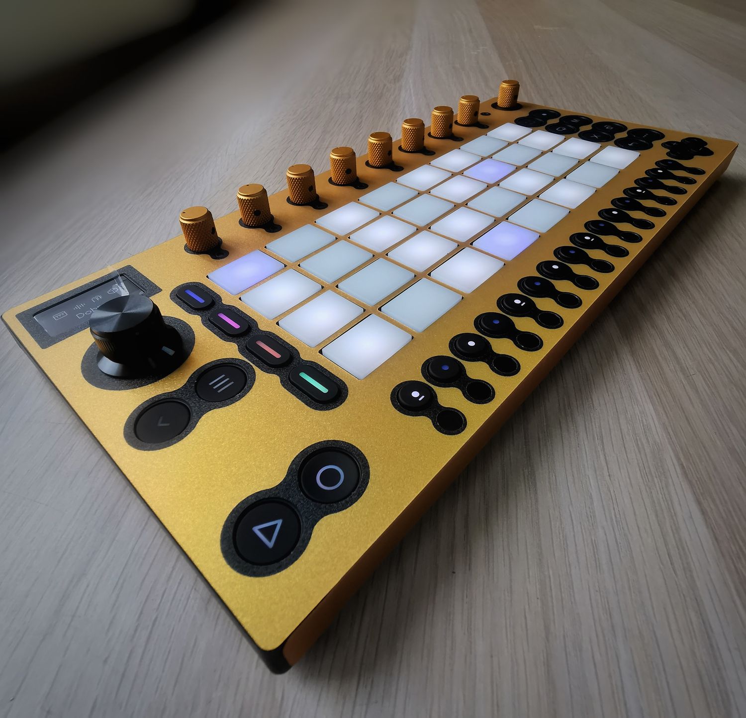 Ableton Move 美品 Buy Move — a compact tool for instinctive music making | Ableton