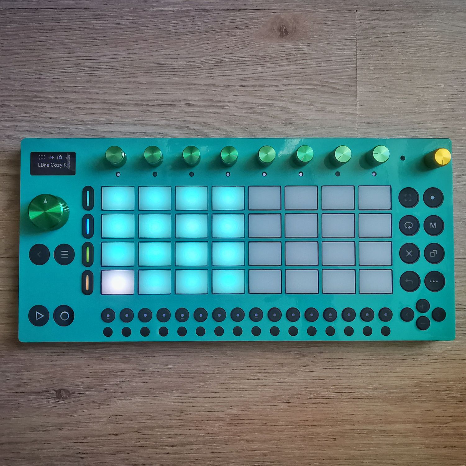 Vinyl skins for Ableton Move