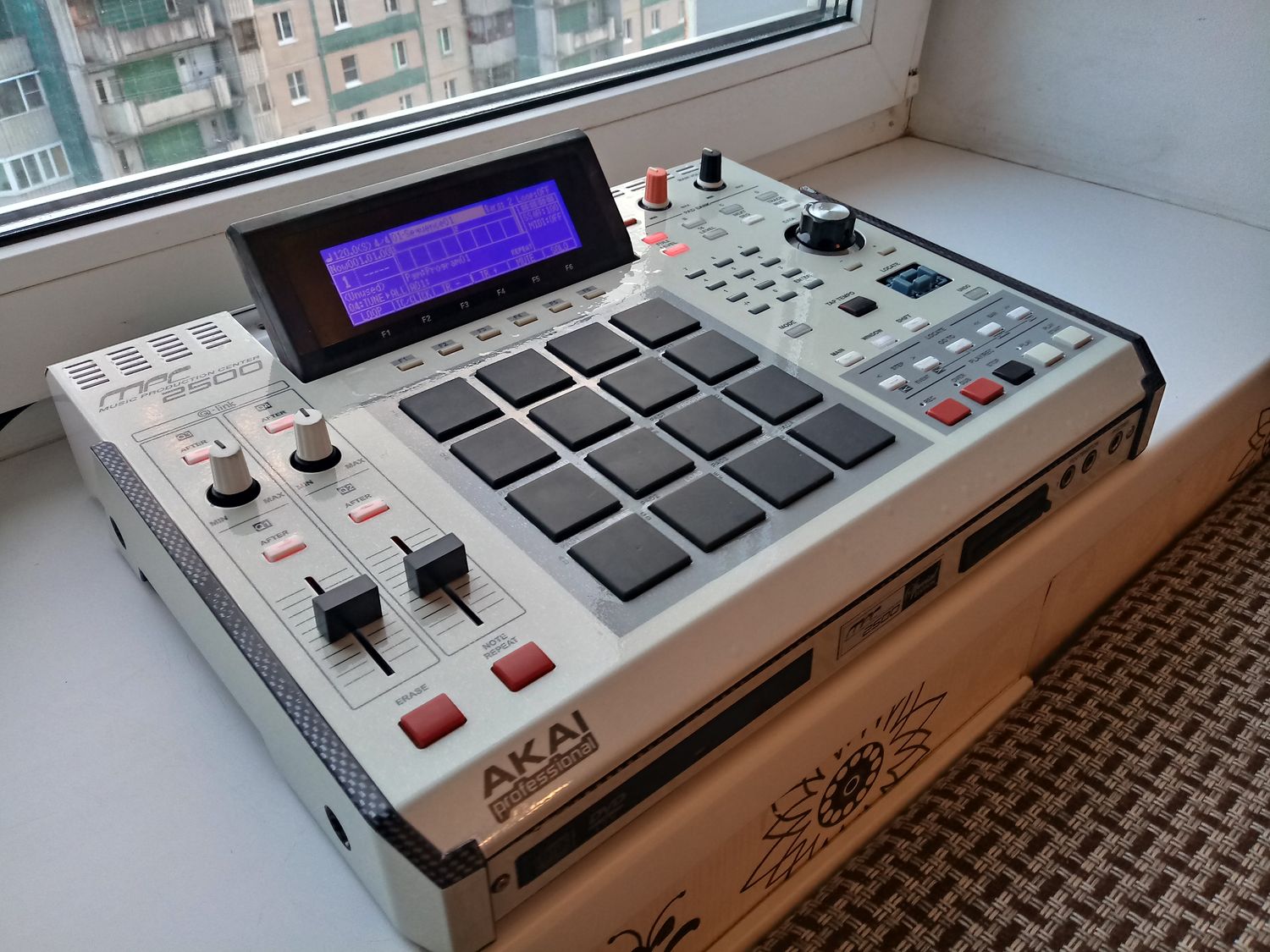 Skin for AKAI MPC 2500 - Retro style (DIGITAL files ONLY)