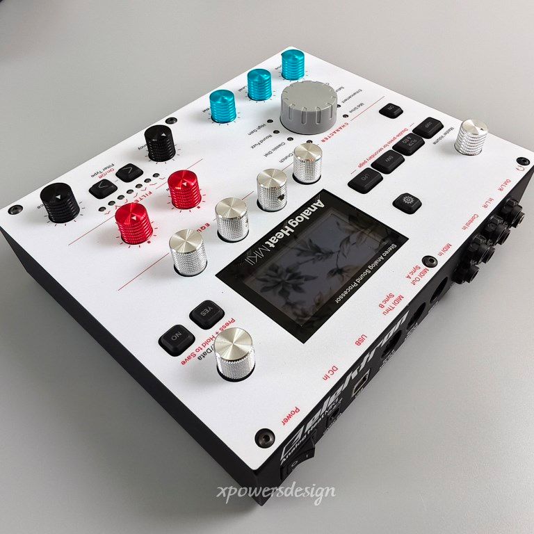 Magnetic faceplate for Elektron Analog Heat mk2