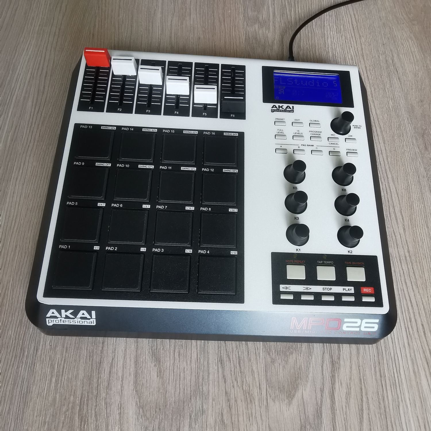 Skin for AKAI MPD 26 - WHITE style (DIGITAL files ONLY)