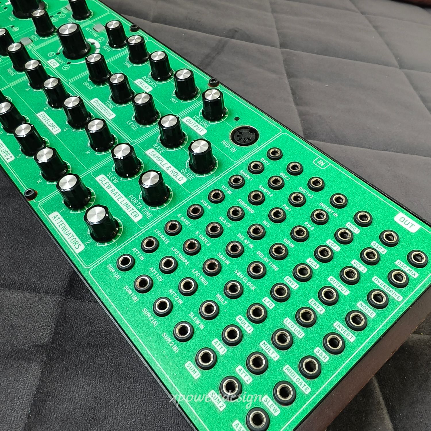 5859803372.jpg
