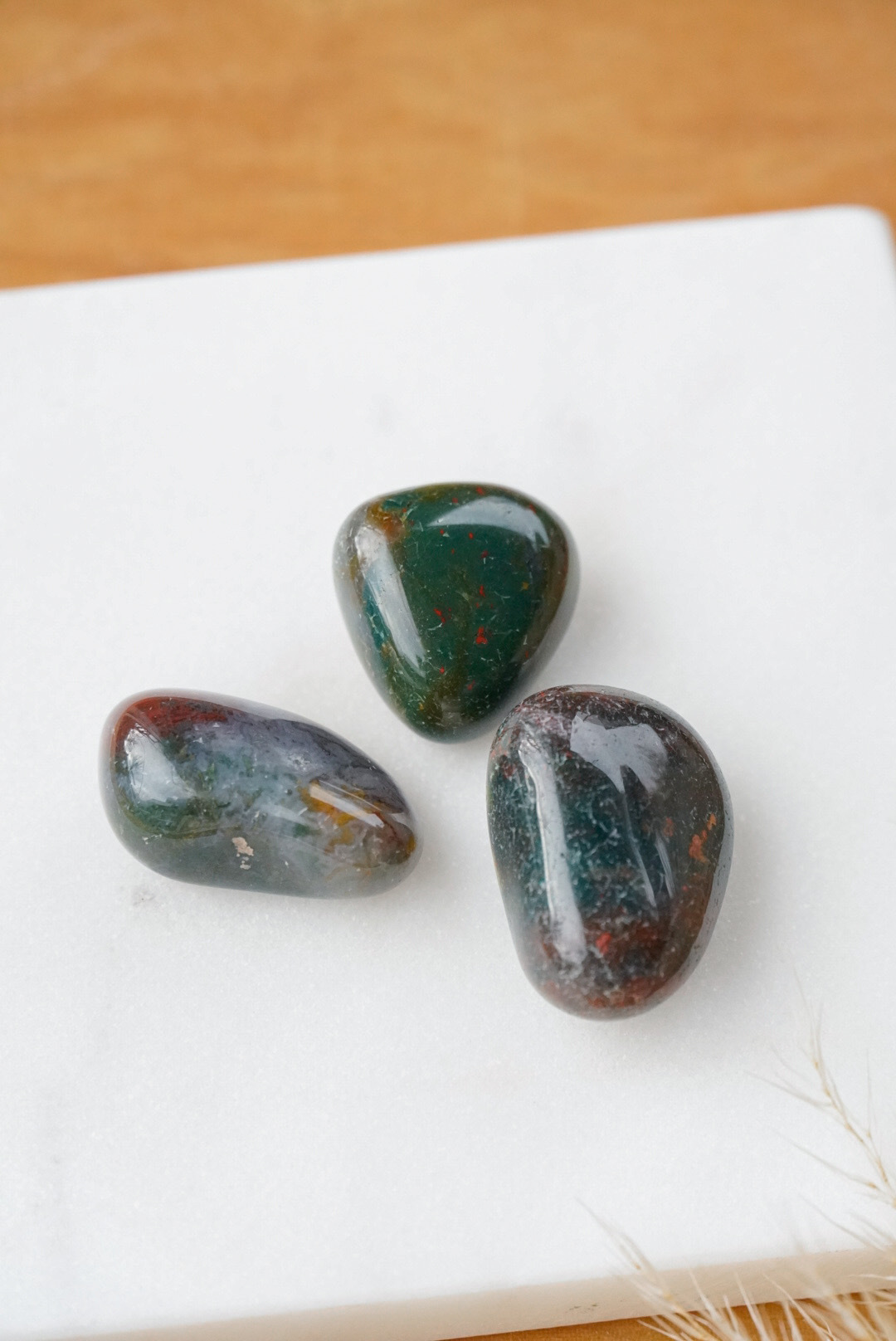 Heliotroop groen trommelsteen