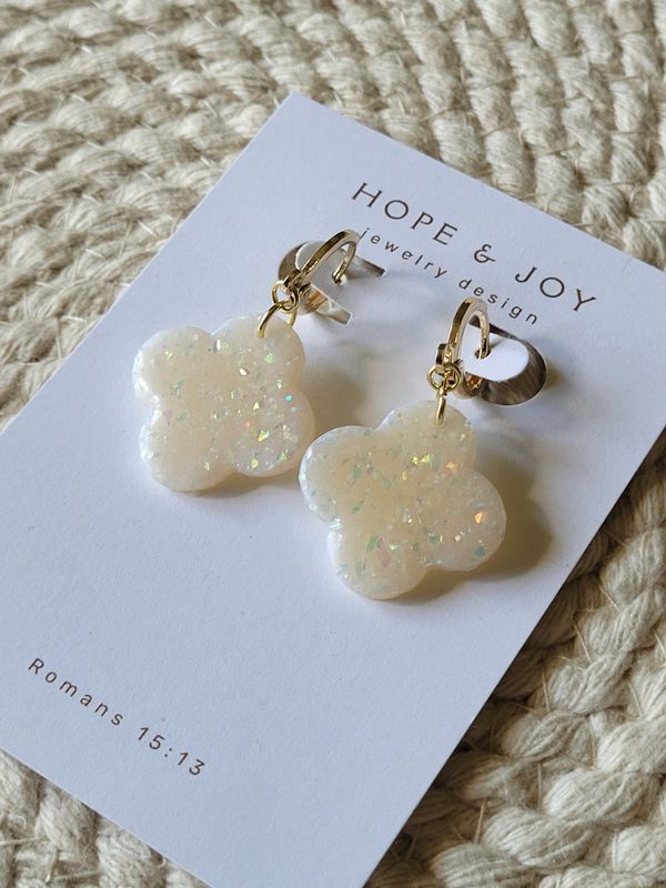 Clover Dangle